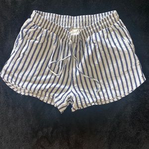 Universal thread women’s shorts